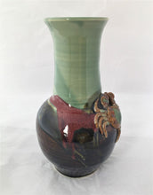 Load image into Gallery viewer, Ceramic Crab Vase
